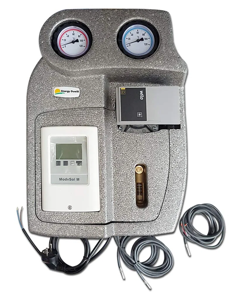 Kit impianto solare termico a svuotamento a pannelli piani per produzione Acqua Calda Sanitaria (2 pannelli, bollitore 300 litri doppia serpentina)